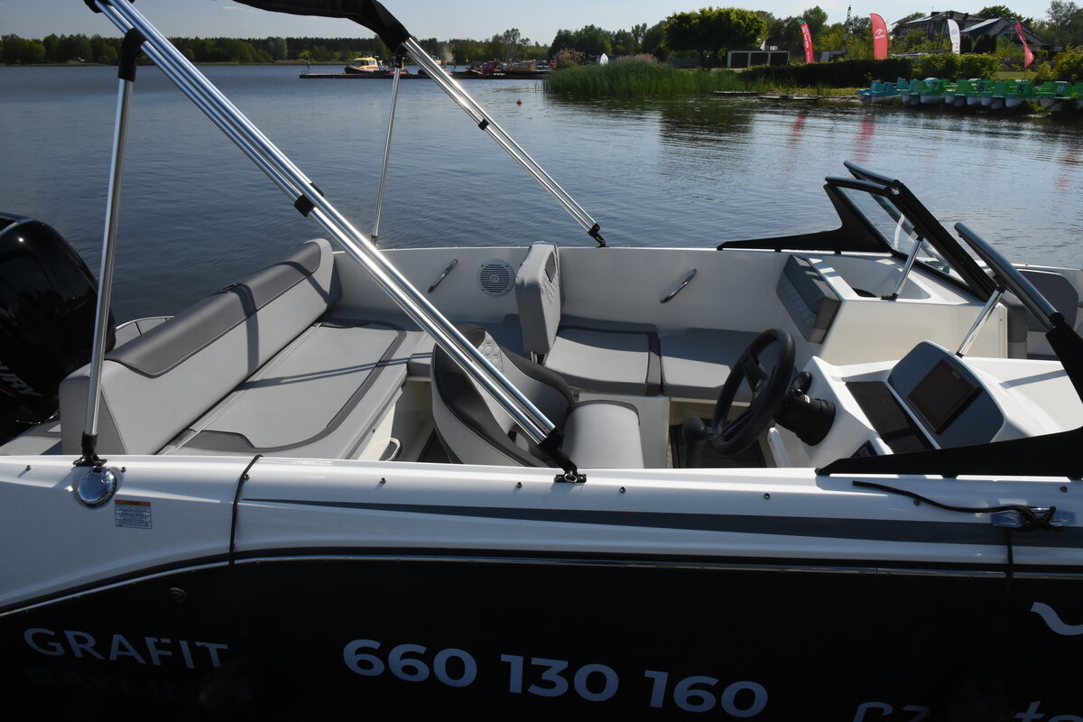 Szczegóły kokpitu i nawigacji